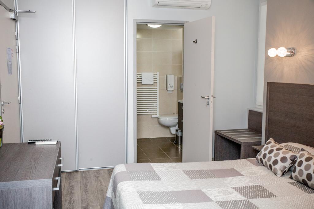 Annexe Hotel De La Gare Андай Экстерьер фото